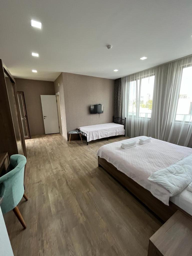 Hotel Fleur De Lis Gonio Luaran gambar