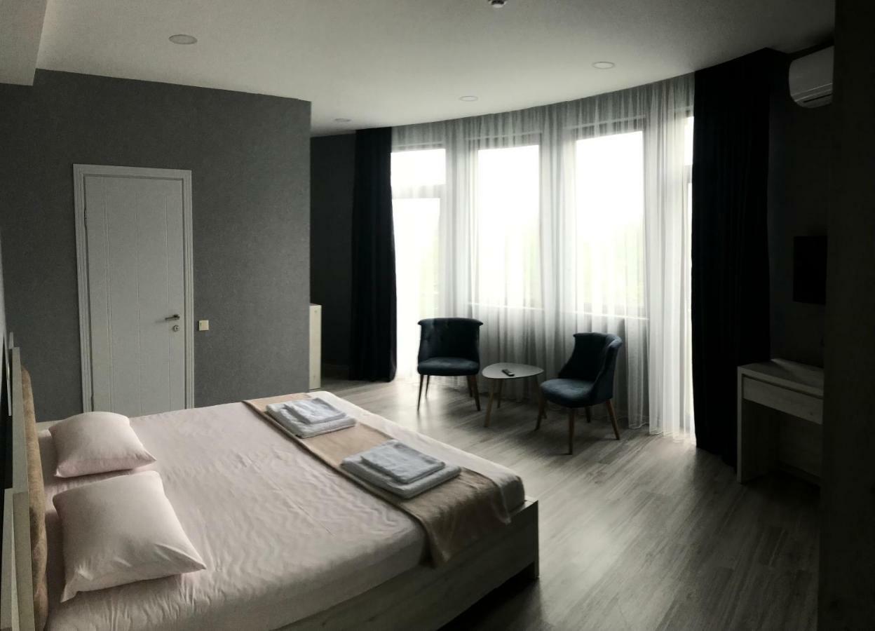 Hotel Fleur De Lis Gonio Luaran gambar